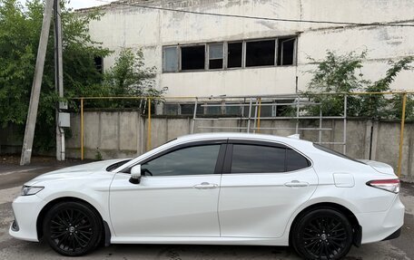 Toyota Camry, 2021 год, 2 300 000 рублей, 5 фотография