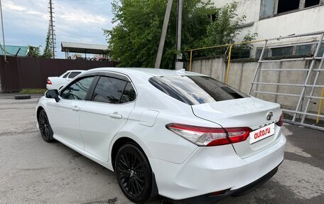 Toyota Camry, 2021 год, 2 300 000 рублей, 8 фотография