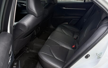 Toyota Camry, 2021 год, 2 300 000 рублей, 14 фотография
