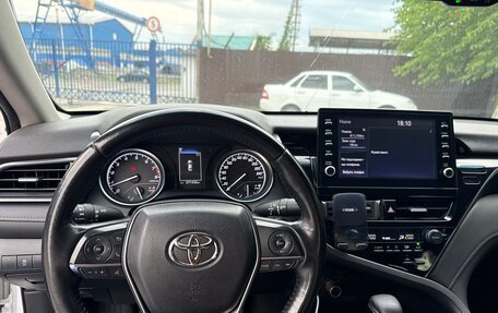 Toyota Camry, 2021 год, 2 300 000 рублей, 20 фотография