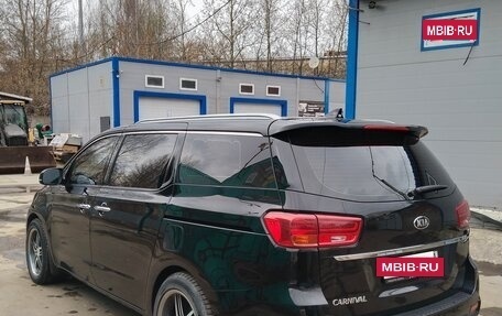 KIA Carnival III, 2019 год, 2 750 000 рублей, 15 фотография