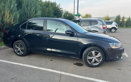 Volkswagen Jetta VI, 2013 год, 1 050 000 рублей, 3 фотография