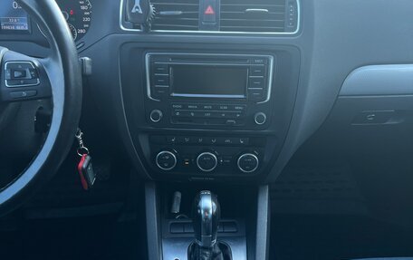 Volkswagen Jetta VI, 2013 год, 1 050 000 рублей, 13 фотография