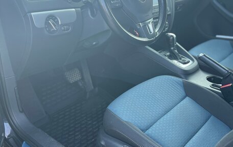 Volkswagen Jetta VI, 2013 год, 1 050 000 рублей, 8 фотография