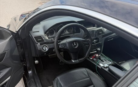 Mercedes-Benz E-Класс, 2011 год, 1 600 000 рублей, 2 фотография