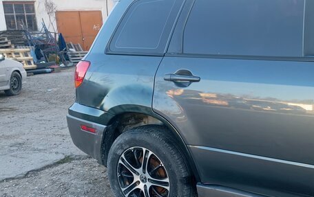 Mitsubishi Outlander III рестайлинг 3, 2003 год, 600 000 рублей, 5 фотография