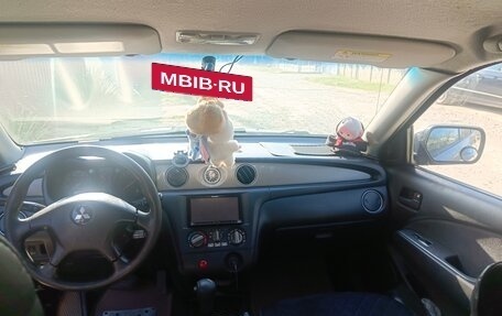 Mitsubishi Outlander III рестайлинг 3, 2003 год, 600 000 рублей, 6 фотография