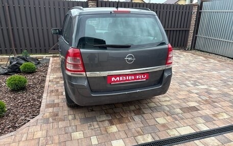Opel Zafira B, 2010 год, 530 000 рублей, 2 фотография