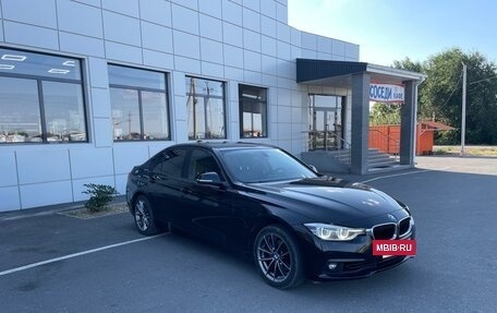 BMW 3 серия, 2017 год, 1 800 000 рублей, 3 фотография