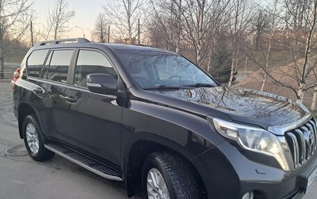 Toyota Land Cruiser Prado 150 рестайлинг 2, 2015 год, 3 200 000 рублей, 3 фотография