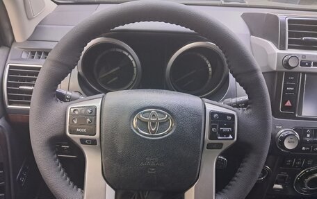 Toyota Land Cruiser Prado 150 рестайлинг 2, 2015 год, 3 200 000 рублей, 18 фотография
