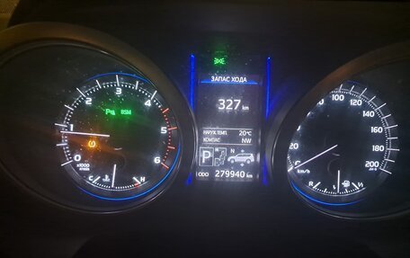 Toyota Land Cruiser Prado 150 рестайлинг 2, 2015 год, 3 200 000 рублей, 21 фотография