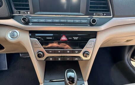 Hyundai Elantra VI рестайлинг, 2016 год, 1 200 000 рублей, 14 фотография