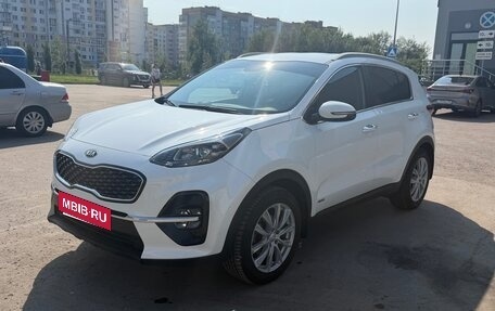KIA Sportage IV рестайлинг, 2019 год, 2 400 000 рублей, 2 фотография