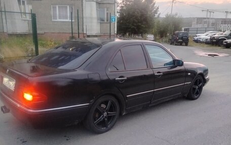 Mercedes-Benz E-Класс, 1998 год, 290 000 рублей, 5 фотография