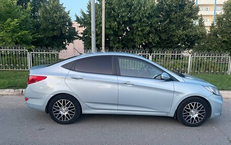 Hyundai Solaris II рестайлинг, 2011 год, 700 000 рублей, 4 фотография