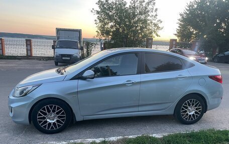 Hyundai Solaris II рестайлинг, 2011 год, 700 000 рублей, 7 фотография