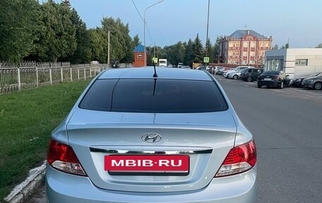 Hyundai Solaris II рестайлинг, 2011 год, 700 000 рублей, 2 фотография