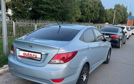 Hyundai Solaris II рестайлинг, 2011 год, 700 000 рублей, 3 фотография
