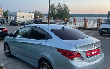 Hyundai Solaris II рестайлинг, 2011 год, 700 000 рублей, 8 фотография