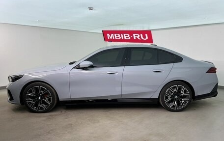 BMW 5 серия, 2025 год, 9 300 000 рублей, 4 фотография