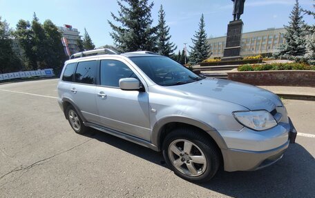 Mitsubishi Outlander III рестайлинг 3, 2005 год, 700 000 рублей, 6 фотография