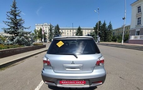 Mitsubishi Outlander III рестайлинг 3, 2005 год, 700 000 рублей, 4 фотография