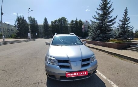 Mitsubishi Outlander III рестайлинг 3, 2005 год, 700 000 рублей, 1 фотография
