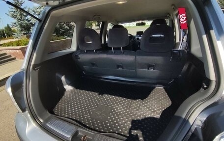 Mitsubishi Outlander III рестайлинг 3, 2005 год, 700 000 рублей, 10 фотография