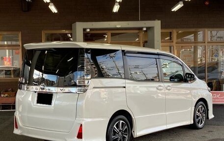 Toyota Voxy III, 2021 год, 1 873 000 рублей, 3 фотография