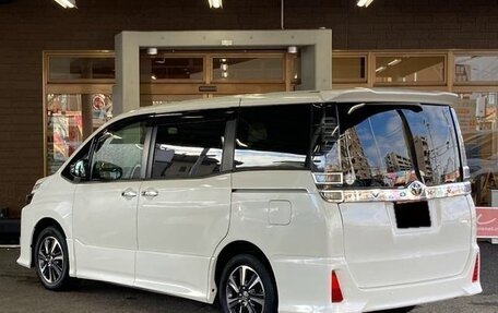 Toyota Voxy III, 2021 год, 1 873 000 рублей, 5 фотография