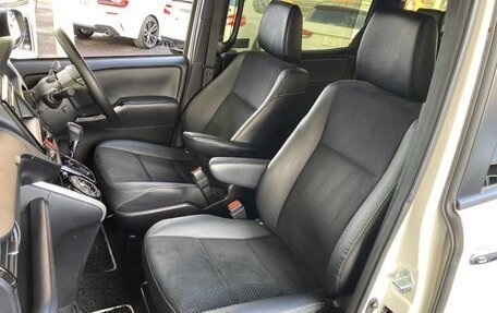 Toyota Voxy III, 2021 год, 1 873 000 рублей, 23 фотография