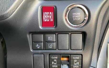 Toyota Voxy III, 2021 год, 1 873 000 рублей, 18 фотография