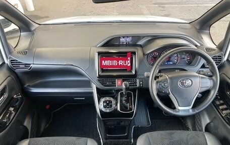 Toyota Voxy III, 2021 год, 1 873 000 рублей, 10 фотография