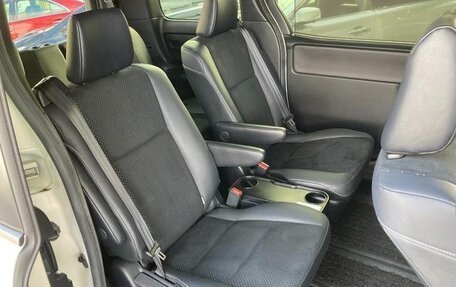 Toyota Voxy III, 2021 год, 1 873 000 рублей, 25 фотография