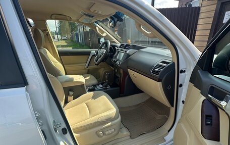 Toyota Land Cruiser Prado 150 рестайлинг 2, 2016 год, 4 200 000 рублей, 3 фотография