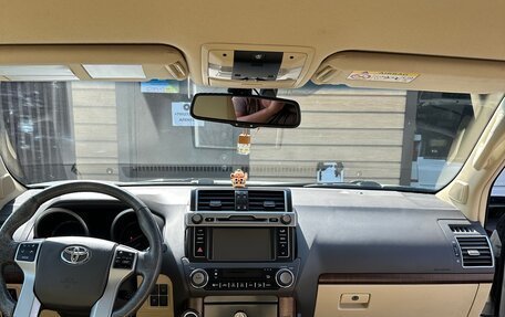 Toyota Land Cruiser Prado 150 рестайлинг 2, 2016 год, 4 200 000 рублей, 15 фотография