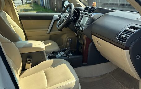 Toyota Land Cruiser Prado 150 рестайлинг 2, 2016 год, 4 200 000 рублей, 2 фотография