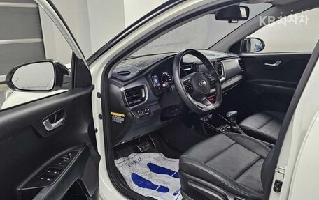 KIA Stonic, 2020 год, 1 190 005 рублей, 9 фотография
