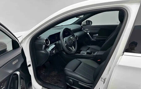 Mercedes-Benz A-Класс, 2022 год, 2 005 000 рублей, 8 фотография