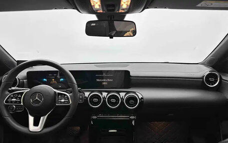 Mercedes-Benz A-Класс, 2022 год, 2 005 000 рублей, 13 фотография