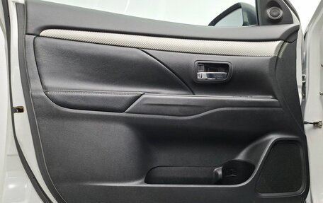 Mitsubishi Outlander III рестайлинг 3, 2012 год, 1 114 000 рублей, 15 фотография