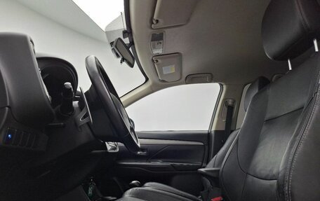 Mitsubishi Outlander III рестайлинг 3, 2012 год, 1 114 000 рублей, 14 фотография