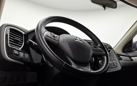Mitsubishi Outlander III рестайлинг 3, 2012 год, 1 114 000 рублей, 17 фотография
