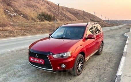 Mitsubishi Outlander III рестайлинг 3, 2012 год, 950 000 рублей, 1 фотография