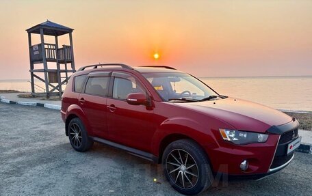 Mitsubishi Outlander III рестайлинг 3, 2012 год, 950 000 рублей, 2 фотография