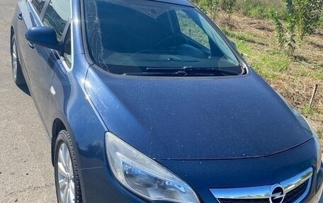Opel Astra J, 2011 год, 850 000 рублей, 2 фотография