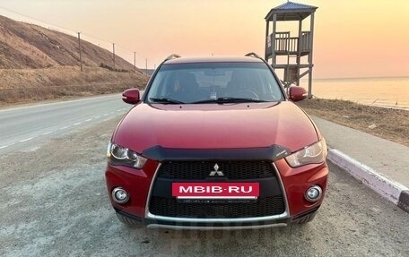 Mitsubishi Outlander III рестайлинг 3, 2012 год, 950 000 рублей, 3 фотография