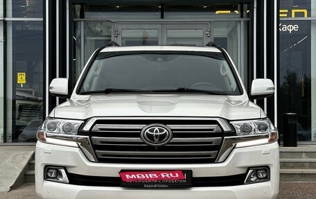 Toyota Land Cruiser 200, 2016 год, 5 400 000 рублей, 2 фотография