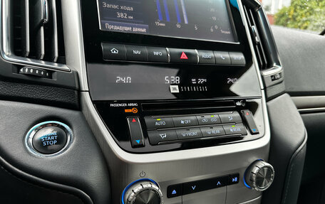 Toyota Land Cruiser 200, 2016 год, 5 400 000 рублей, 18 фотография
